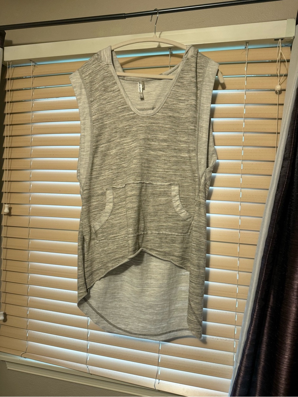 Mür Mür Lightweight Gray Sleeveless High-Low Top